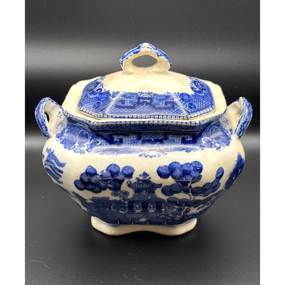 Buffalo Pottery Blue Willow Sugar Bowl With Lid Blue and White c. 1911 Antique